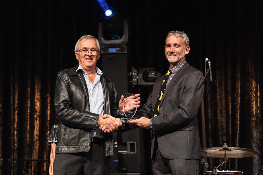 Peter Molenaar receives his award from ABGC chair Stephen Lowe.