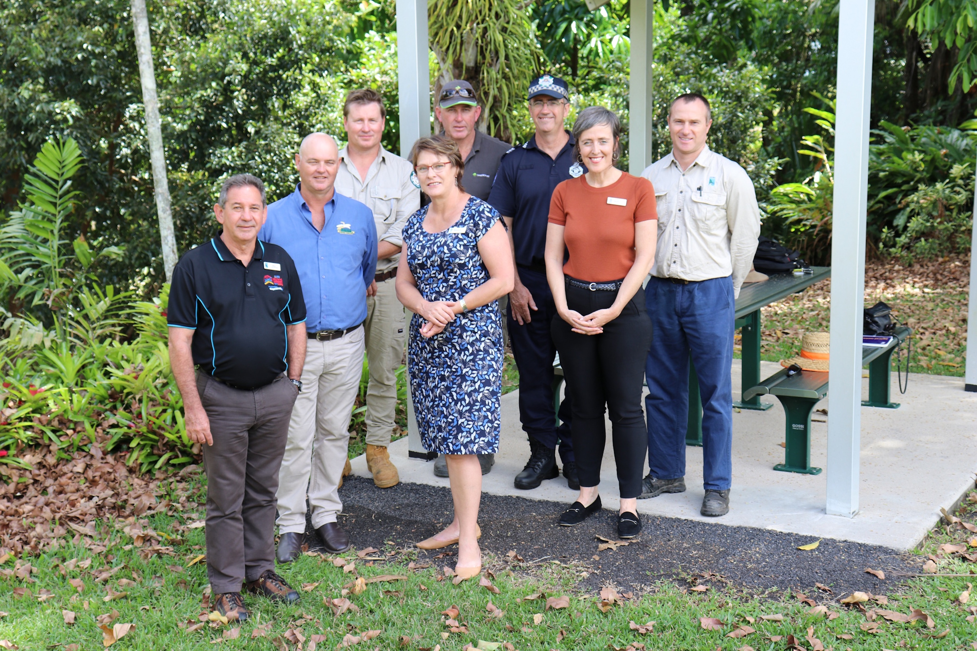 In light of trespass concerns, members of the Cassowary Coast Panama Tropical Race 4 (TR4) Feral Pig Eradication Program issued a joint media statement to further
educate the general public about the risk of spreading TR4 by entering farms without permission. Pictured (L-R) Cassowary Coast Regional Council Mayor John
Kremastos, Australian Banana Growers Council Deputy Chair Leon Collins, Brenton Haigh from Queensland Parks and Wildlife Service, Biosecurity Queensland’s
Panama TR4 Program Leader Rhiannon Evans, Tully Canegrowers Deputy Chair Bryce Macdonald, Officer in Charge of Tully police station Sgt Rod Stanley, BQ Panama
TR4 Program Principal Engagement officer Sarah Flenley and Cassowary Coast Council Feral Pig Program Co-ordinator Max Grimbacher.